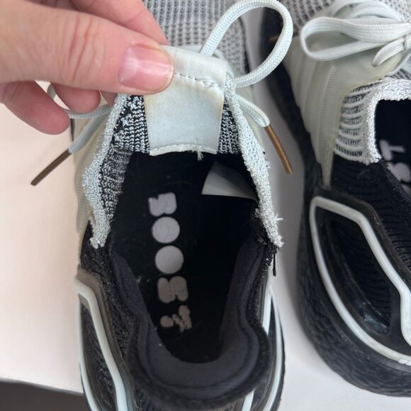 Adidas Ultra Boost 19 Sneakers Lace Up Women's Size 8 Comfort Running Shoe - Picture 8 of 10